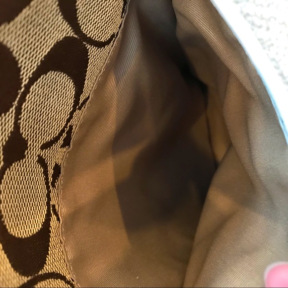 Coach signature crossbody bag - Picture 9 of 11